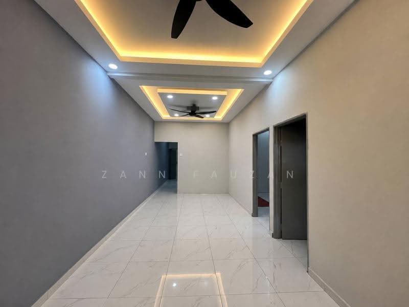 1-storey Terraced House for Sale in Taman Bernam Baru (Tanjung Malim) - Zann Fauzan - Living Room - PropertyGuru.com.my