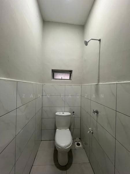 1-storey Terraced House for Sale in Taman Bernam Baru (Tanjung Malim) - Zann Fauzan - Bathroom - PropertyGuru.com.my