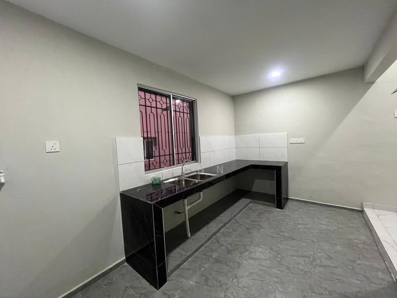 Rumah Teres 1-Tingkat untuk Dijual di Taman Bernam Baru (Tanjung Malim) - Zann Fauzan - Kitchen - PropertyGuru.com.my