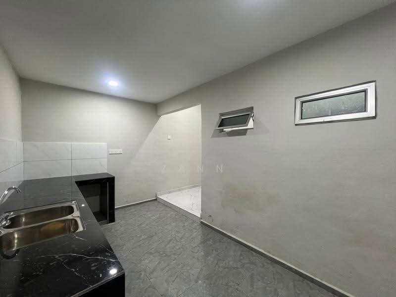 Rumah Teres 1-Tingkat untuk Dijual di Taman Bernam Baru (Tanjung Malim) - Zann Fauzan - Kitchen - PropertyGuru.com.my