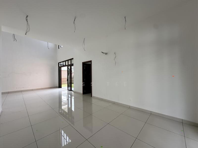 Bungalow House untuk Dijual di Setia Eco Park (Setia Alam) - Jess Tee - Living Room - PropertyGuru.com.my