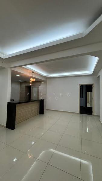 Kondominium untuk Dijual di Bukit OUG Condominiums - Yee Yew Kho - Living Room - PropertyGuru.com.my