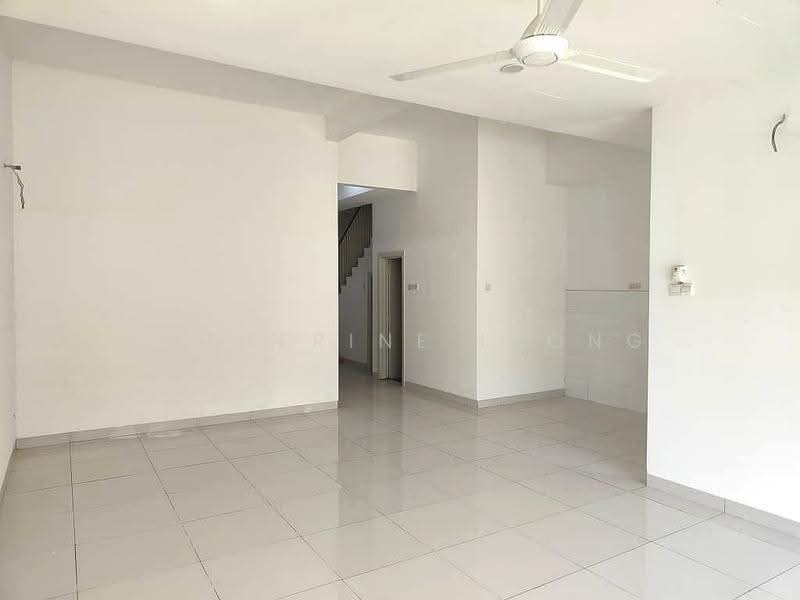 Rumah Teres 2.5-Tingkat untuk Dijual di Rawang (Selangor) - Katherine Leong - Living Room - PropertyGuru.com.my