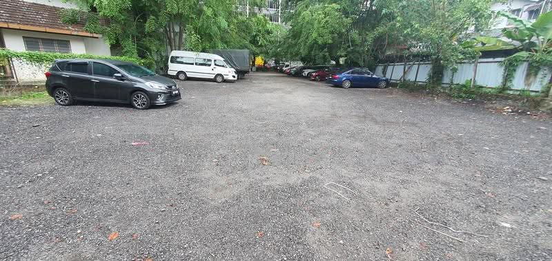 Tanah Kediaman untuk Dijual di Brickfields (Kuala Lumpur) - Kevin Dass - Car Park - PropertyGuru.com.my