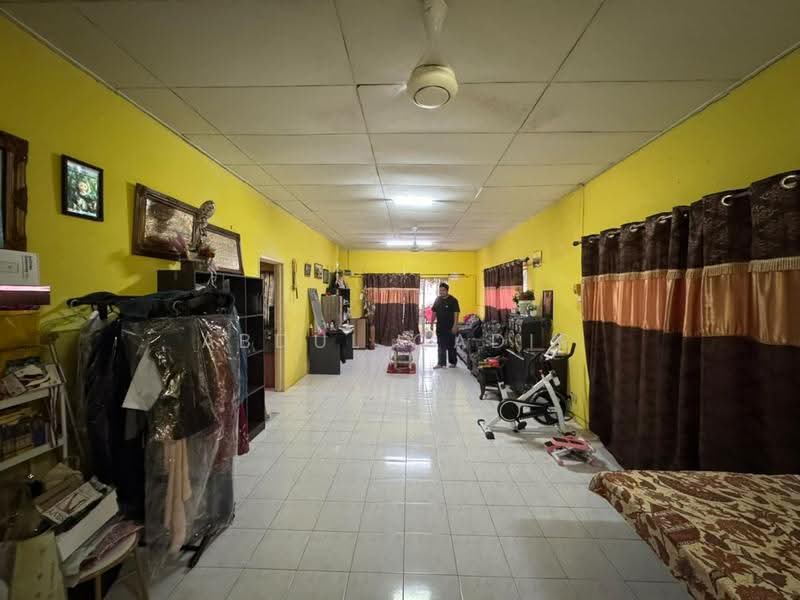 Bungalow House for Sale in Bandar Putra Permai (Seri Kembangan) - Abdul Qadir - PropertyGuru.com.my