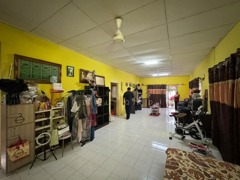 Bungalow House for Sale in Bandar Putra Permai (Seri Kembangan) - Abdul Qadir - PropertyGuru.com.my
