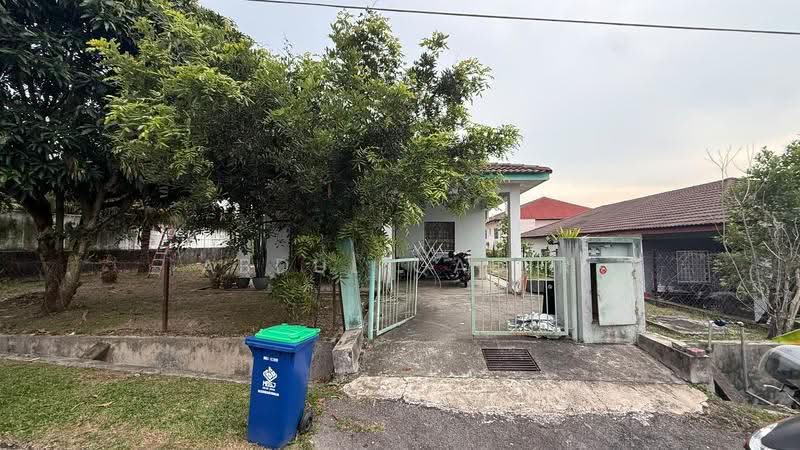Bungalow House for Sale in Bandar Putra Permai (Seri Kembangan) - Abdul Qadir - PropertyGuru.com.my