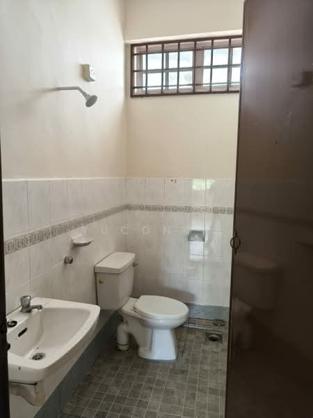 Rumah Teres 2-Tingkat untuk Dijual di Taman Scientex Pasir Gudang (Pasir Gudang) - Yucong . - Bathroom - PropertyGuru.com.my
