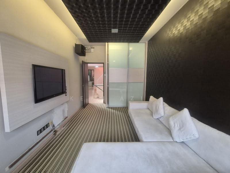 Rumah Teres 2-Tingkat untuk Dijual di Bandar Nusaputra (Puchong) - Keyn Aziz - Living Room - PropertyGuru.com.my