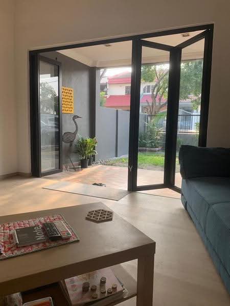 Rumah Teres 2-Tingkat untuk Dijual di Taman Mayang (Petaling Jaya) - Mike Yap - Living Room - PropertyGuru.com.my