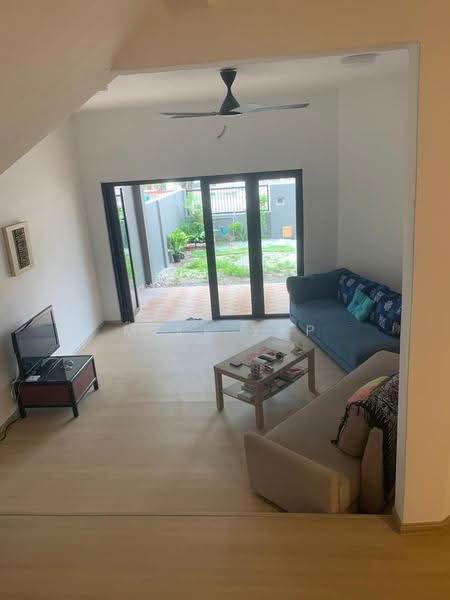 Rumah Teres 2-Tingkat untuk Dijual di Taman Mayang (Petaling Jaya) - Mike Yap - Living Room - PropertyGuru.com.my