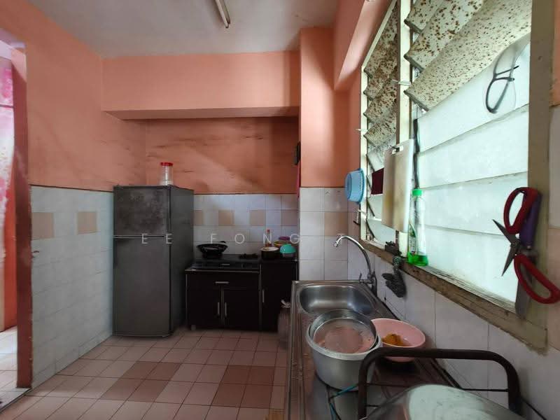 Pangsapuri untuk Dijual di Sri Impian Apartment - Ee Fong Toh - Kitchen - PropertyGuru.com.my