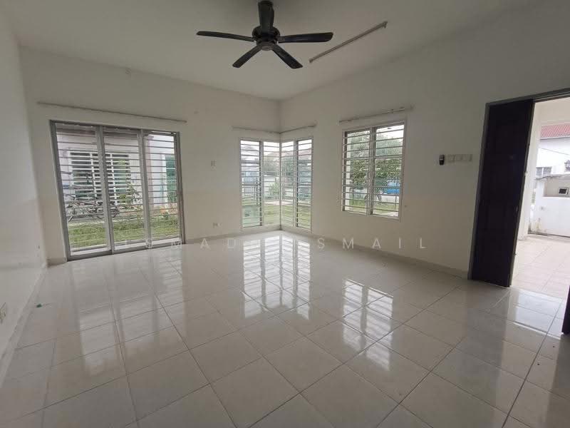 Semi-Detached House for Sale in Sepang (Selangor) - Ismadi Ismail - Living Room - PropertyGuru.com.my