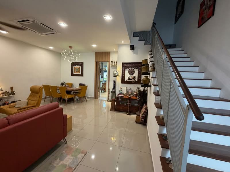 2-storey Terraced House for Sale in Kota Bayuemas (Klang) - Rachel Sie - Living Room - PropertyGuru.com.my