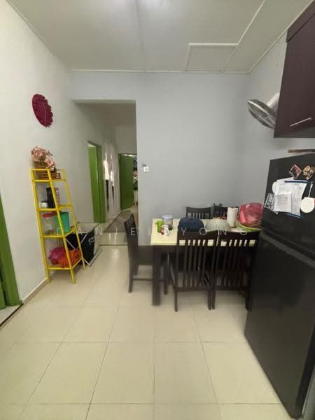 1-storey Terraced House for Sale in Taman Pulai Emas (Kulai) - Daniel Yong - Dining Room - PropertyGuru.com.my