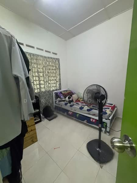 1-storey Terraced House for Sale in Taman Pulai Emas (Kulai) - Daniel Yong - Bedroom - PropertyGuru.com.my