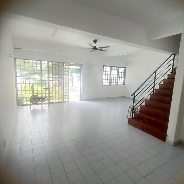 2-storey Terraced House for Sale in Taman Daya (Johor Bahru) - Ee Fong Toh - Living Room - PropertyGuru.com.my