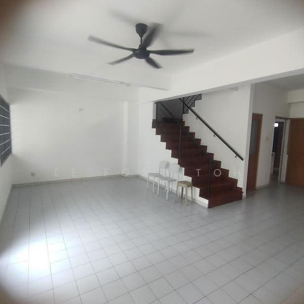 2-storey Terraced House for Sale in Taman Daya (Johor Bahru) - Ee Fong Toh - Living Room - PropertyGuru.com.my