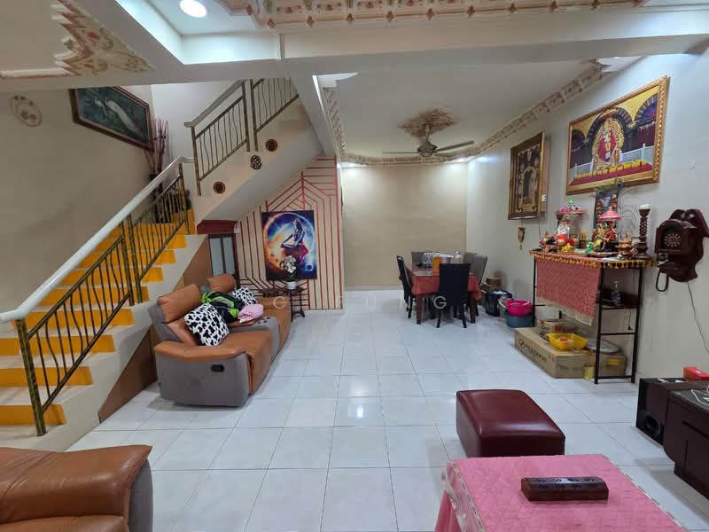 Rumah Teres 2-Tingkat untuk Dijual di Taman Seri Austin (Tebrau) - YC Fung - Living Room - PropertyGuru.com.my