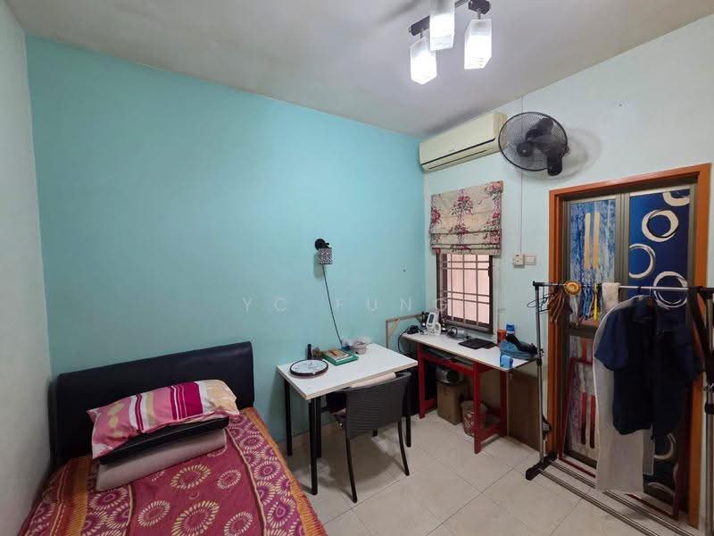 Rumah Teres 2-Tingkat untuk Dijual di Taman Seri Austin (Tebrau) - YC Fung - Bedroom - PropertyGuru.com.my