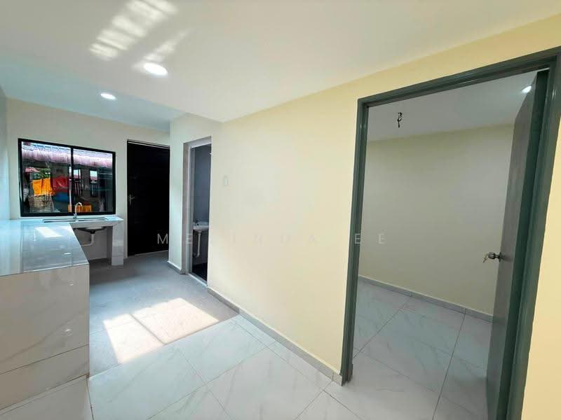 Rumah Teres 2-Tingkat untuk Dijual di Bandar Baru Permas Jaya (Permas Jaya) - Melinda Ee - Kitchen - PropertyGuru.com.my