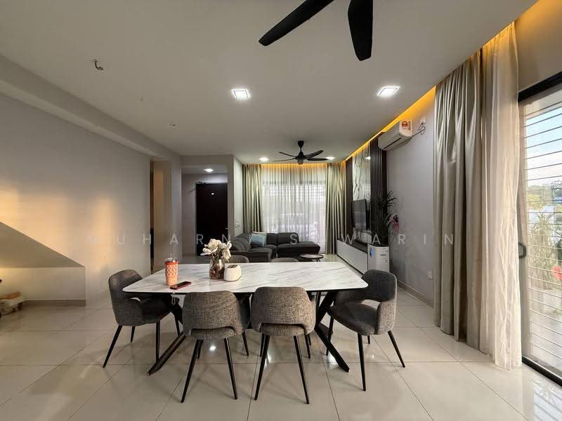 Terraced House for Sale in Elmina (Shah Alam) - muharni sawarin - Living Room - PropertyGuru.com.my