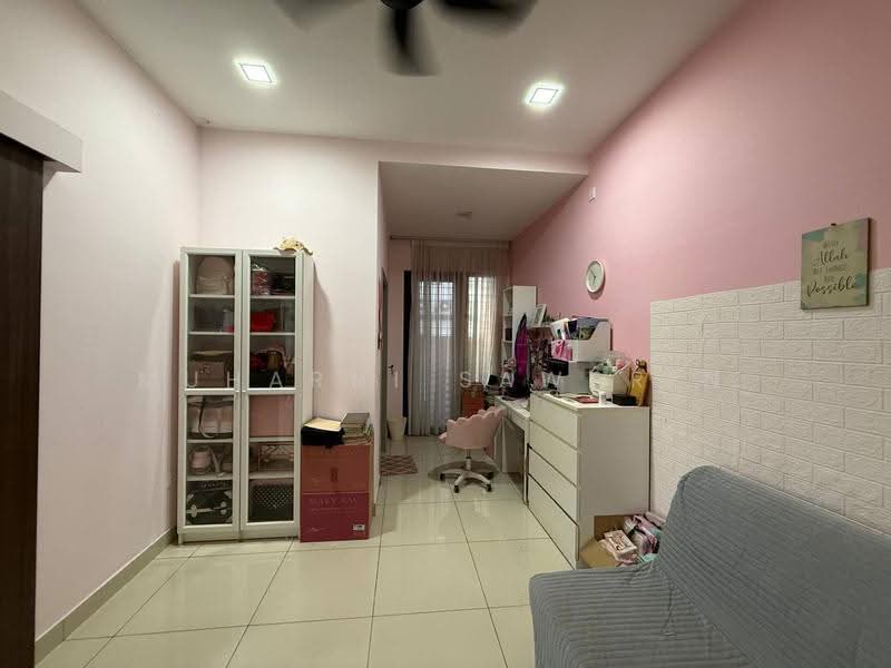 Terraced House for Sale in Elmina (Shah Alam) - muharni sawarin - Study - PropertyGuru.com.my