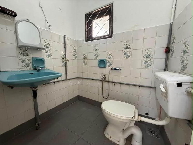 Rumah Teres 2-Tingkat untuk Dijual di Taman Suria (Johor Bahru) - Sharon Ong - Bathroom - PropertyGuru.com.my