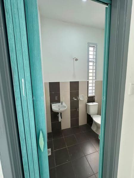 Rumah Teres 2-Tingkat untuk Dijual di Taman Pulai Indah (Johor Bahru) - Daniel Yong - Bathroom - PropertyGuru.com.my