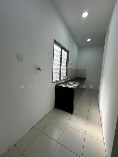 Rumah Teres 2-Tingkat untuk Dijual di Taman Pulai Indah (Johor Bahru) - Daniel Yong - Kitchen - PropertyGuru.com.my