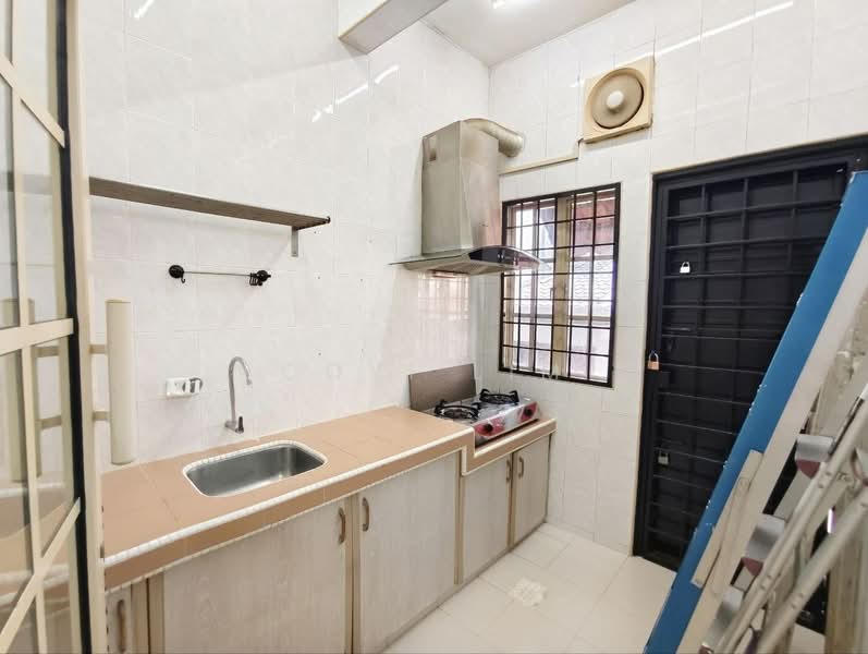 Rumah Teres 2-Tingkat untuk Disewa di Sri Petaling (Kuala Lumpur) - Coyi Lim - Kitchen - PropertyGuru.com.my