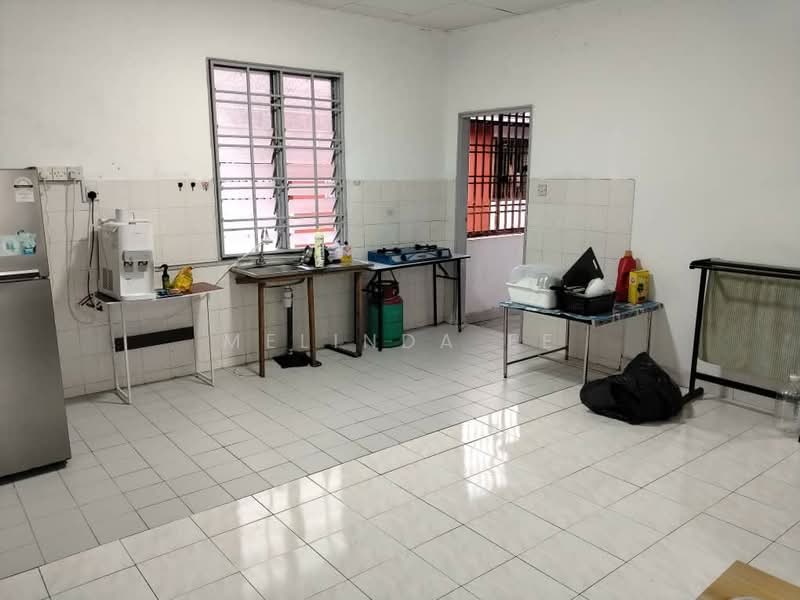 Pangsapuri untuk Dijual di Sri Putra Apartment - Melinda Ee - Kitchen - PropertyGuru.com.my