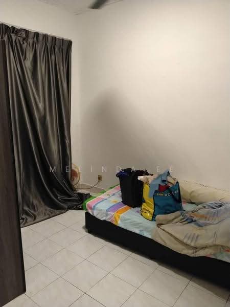 Pangsapuri untuk Dijual di Sri Putra Apartment - Melinda Ee - Bedroom - PropertyGuru.com.my