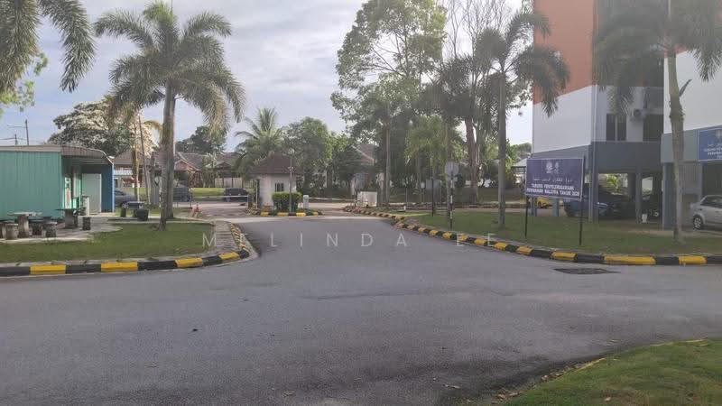Pangsapuri untuk Dijual di Sri Putra Apartment - Melinda Ee - Exterior - PropertyGuru.com.my