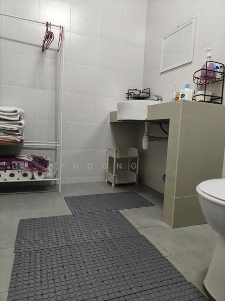Apartment for Sale at Austin Suites (Permata Austin) - Yucong . - Bathroom - PropertyGuru.com.my