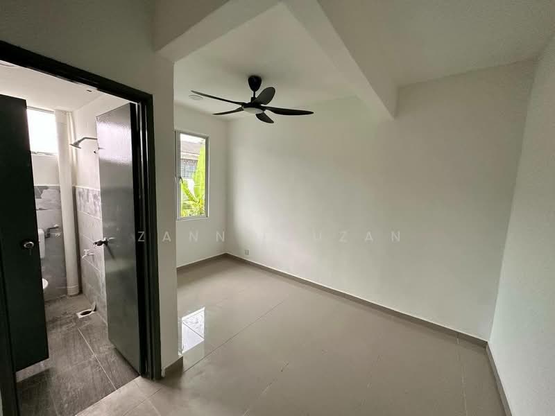 2-storey Terraced House for Sale in Bukit Sentosa (Rawang) - Zann Fauzan - Bathroom - PropertyGuru.com.my