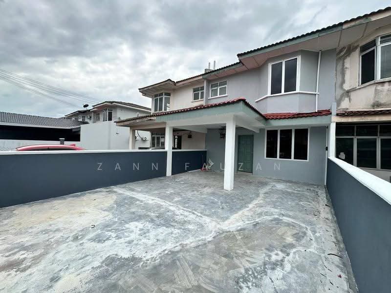 2-storey Terraced House for Sale in Bukit Sentosa (Rawang) - Zann Fauzan - Exterior - PropertyGuru.com.my
