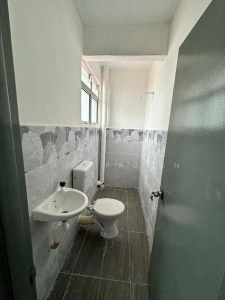 2-storey Terraced House for Sale in Bukit Sentosa (Rawang) - Zann Fauzan - Bathroom - PropertyGuru.com.my