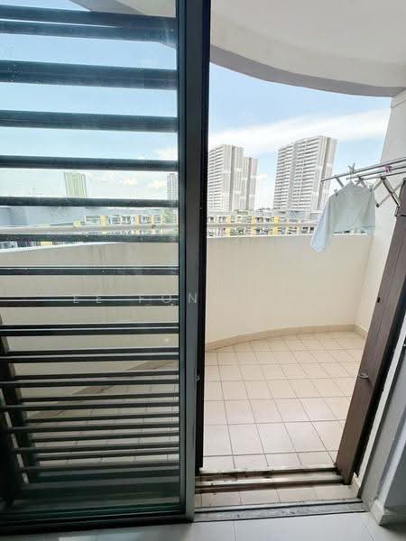 Apartment for Sale at Bayu Puteri 3 - Ee Fong Toh - Balcony - PropertyGuru.com.my
