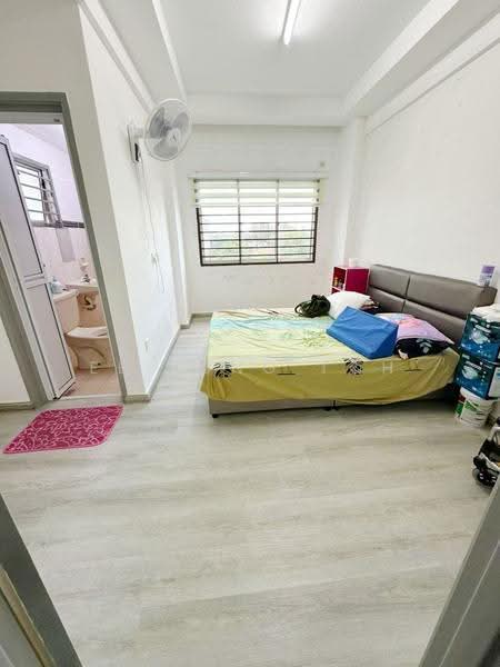 Apartment for Sale at Bayu Puteri 3 - Ee Fong Toh - Bedroom - PropertyGuru.com.my