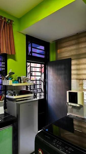 Rumah Berkembar untuk Dijual di Taman Mutiara Rini (Skudai) - Melinda Ee - Kitchen - PropertyGuru.com.my