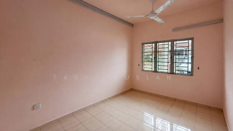 1-storey Terraced House for Sale in Seksyen 29 (Shah Alam) - Tasya Ruslan - PropertyGuru.com.my