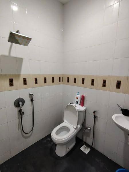 Rumah Teres 1-Tingkat untuk Dijual di Taman Kempas Indah (Tebrau) - YC Fung - Bathroom - PropertyGuru.com.my