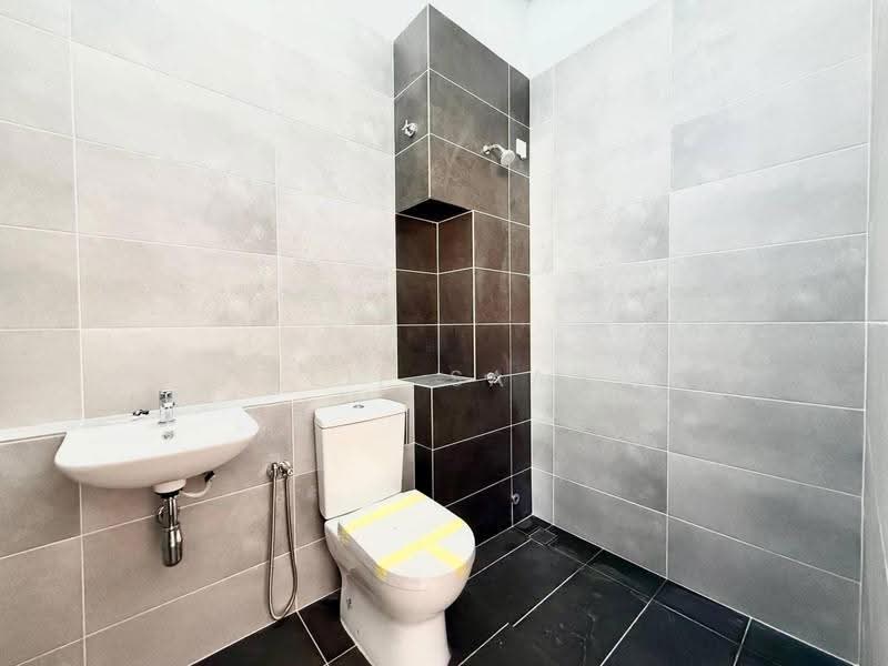 Rumah Kluster untuk Dijual di Alam Sari (Bangi) - Alif Saad - Bathroom - PropertyGuru.com.my
