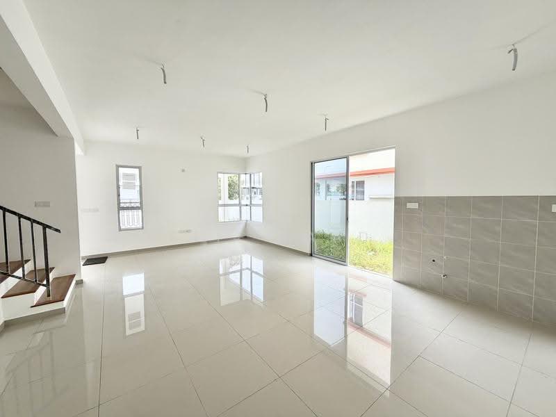 Rumah Kluster untuk Dijual di Alam Sari (Bangi) - Alif Saad - Living Room - PropertyGuru.com.my