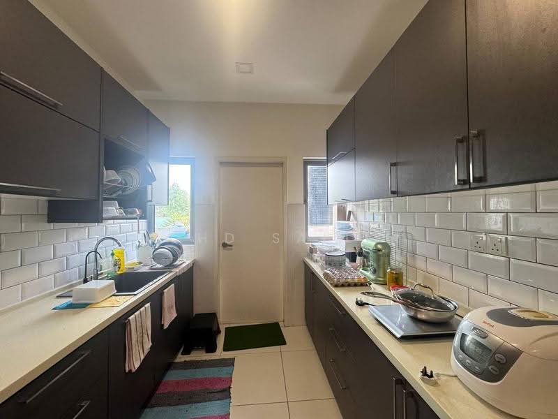 Terraced House for Sale in Gombak (Selangor) - Mohd Salimi - Kitchen - PropertyGuru.com.my