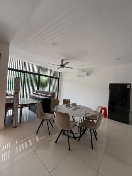 3-storey Terraced House for Rent in Lake Fields (Sungai Besi) - Wai Ann Teng - Dining Room - PropertyGuru.com.my