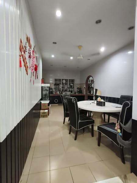 Semi-Detached House for Sale in Taman Putri (Kulai) - Ee Fong Toh - Dining Room - PropertyGuru.com.my
