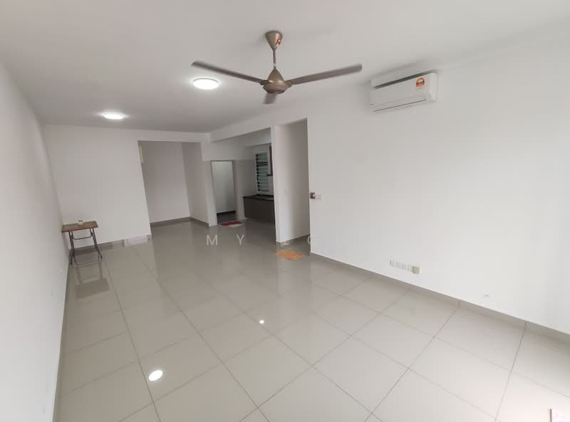 Kediaman Servis untuk Dijual di V-Residensi 5 - MY Loh - Living Room - PropertyGuru.com.my