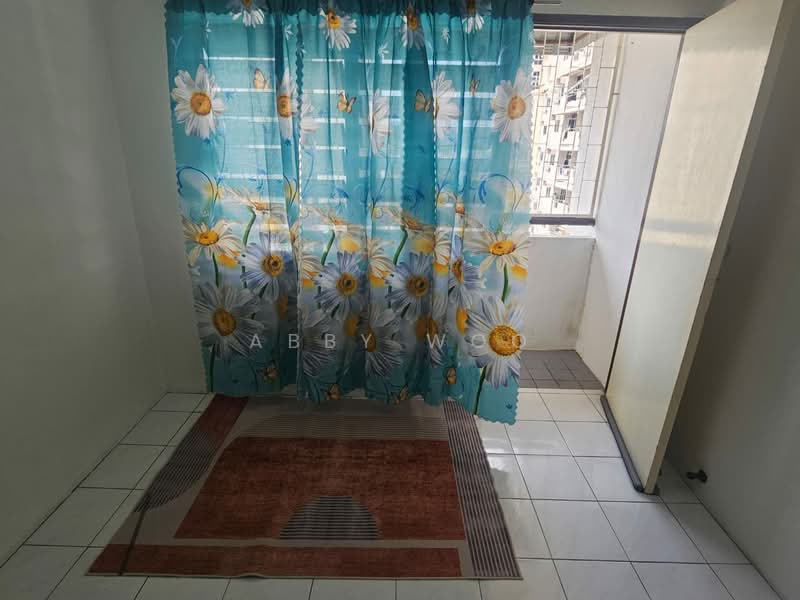 Flat for Rent at Taman Jubilee Phase 2 - Abby Woo - Balcony - PropertyGuru.com.my